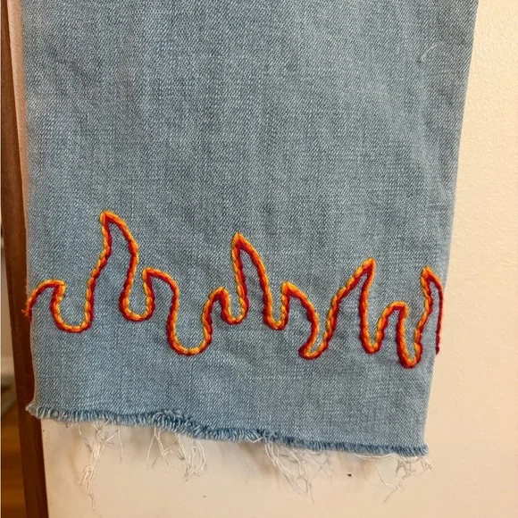 Hand Embroidered Flames Hem Jeans ❤️‍🔥 - Picture 6 of 8